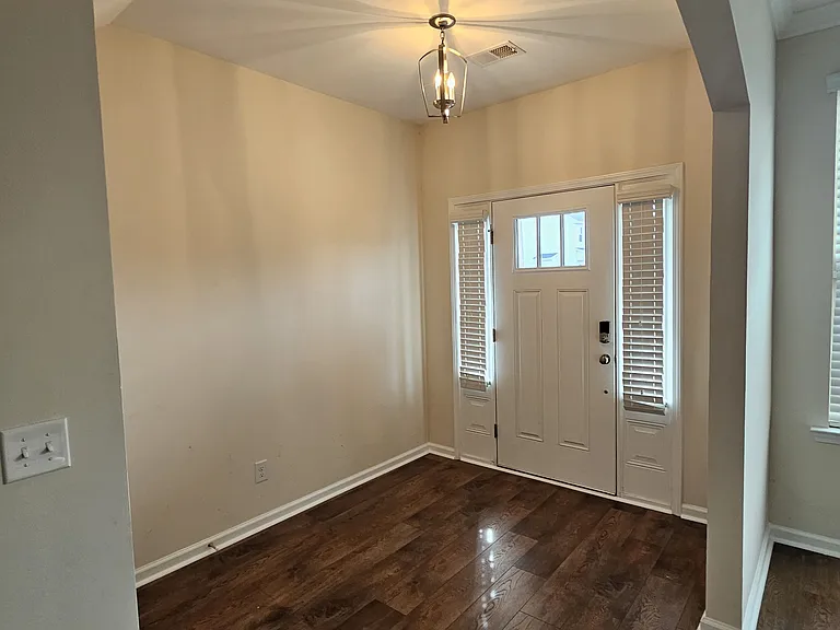 147 McCrady Dr — Photo 6