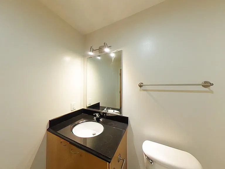1011 W Marshall St #122 — Photo 8