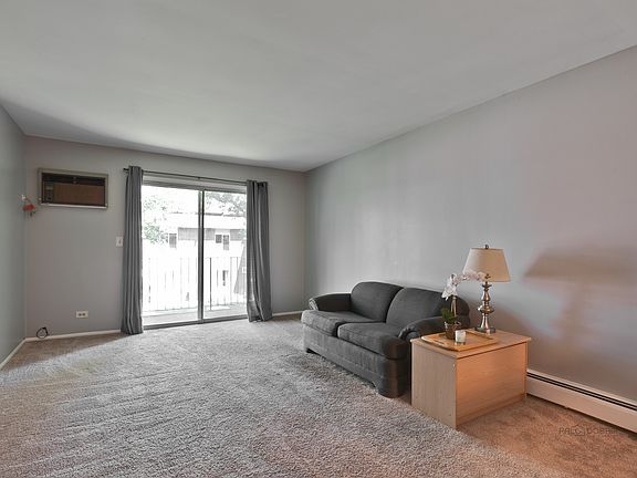 3rd image of 974 Thornton Ln APT 208