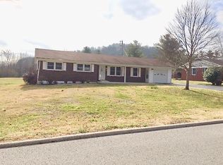 106 N Maplewood Dr, Somerset, KY 42501