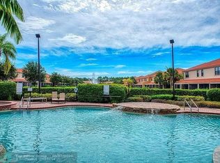 7329 Bristol Cir, Naples, FL 34120