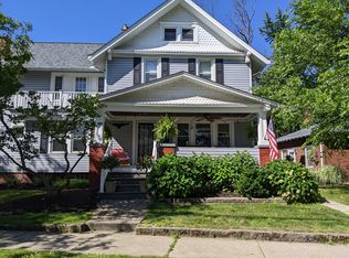 1354 Riverside Dr, Lakewood, OH 44107