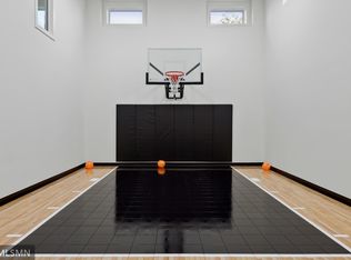 5114 Boulder Ln, Chaska, MN 55318