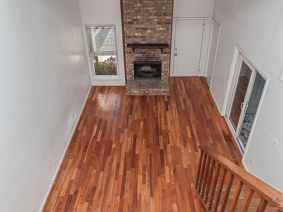 4th image of 1070 Sanibel Ln