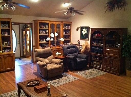 5th image of 2221 Janelle Ave