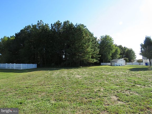 2nd image of 31048 Meadow Dr