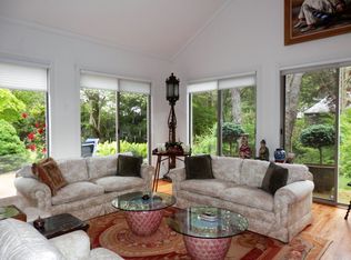 11 Huckleberry Ln, East Hampton, NY 11937