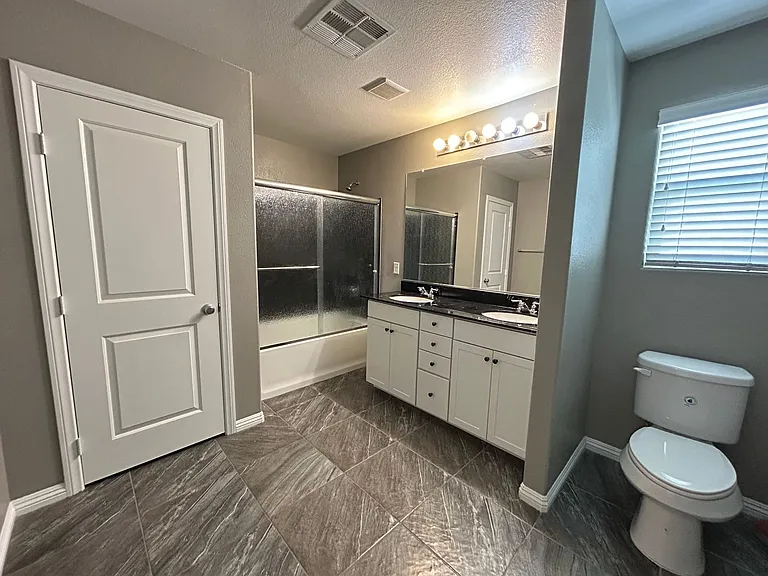 9841 Colenso Ct — Photo 13