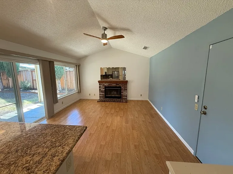 467 Lupine Cir — Photo 29