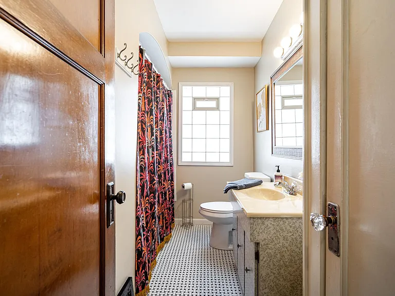 3249 S Kinnickinnic Ave — Photo 28