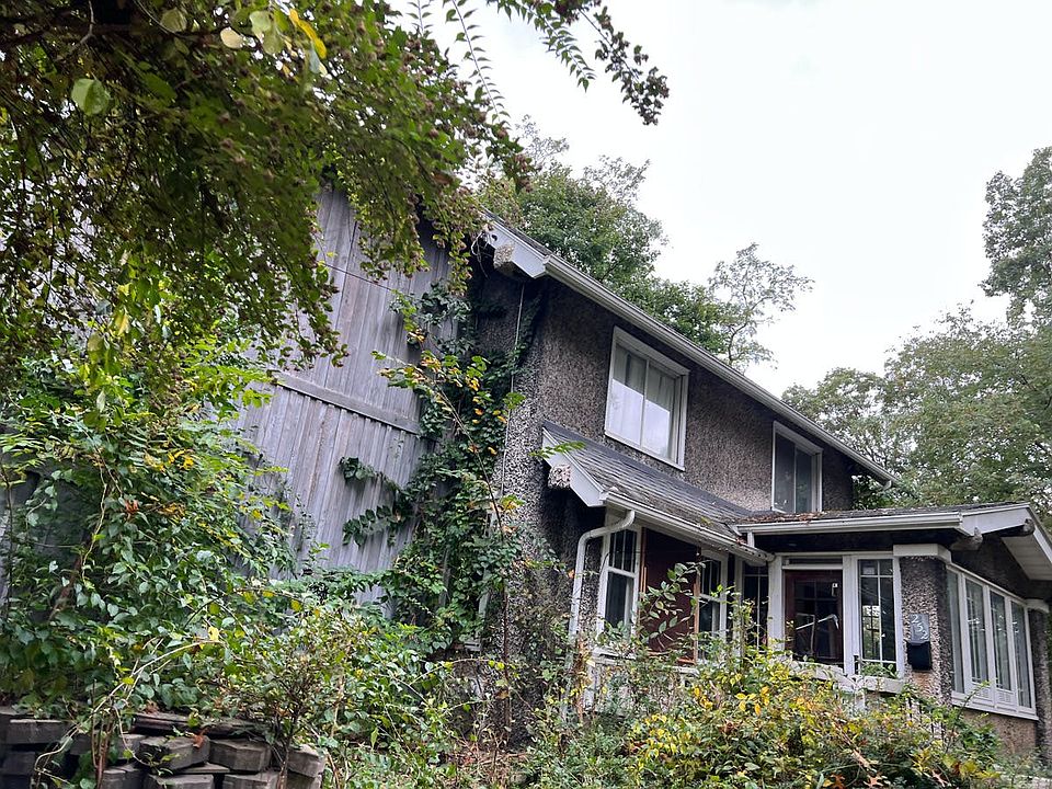 2nd image of 252 Lookout Ave