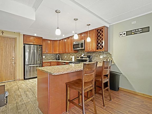 5th image of 5852 W 77th St Unit 102