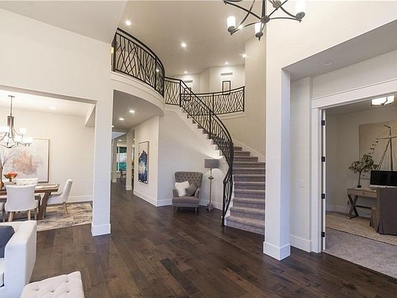 2nd image of 8853 SE 39th St