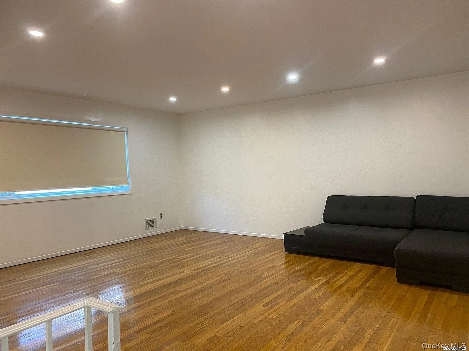 3 bed, 3.0 bath, 1629 sqft, $5,800 — Photo 3