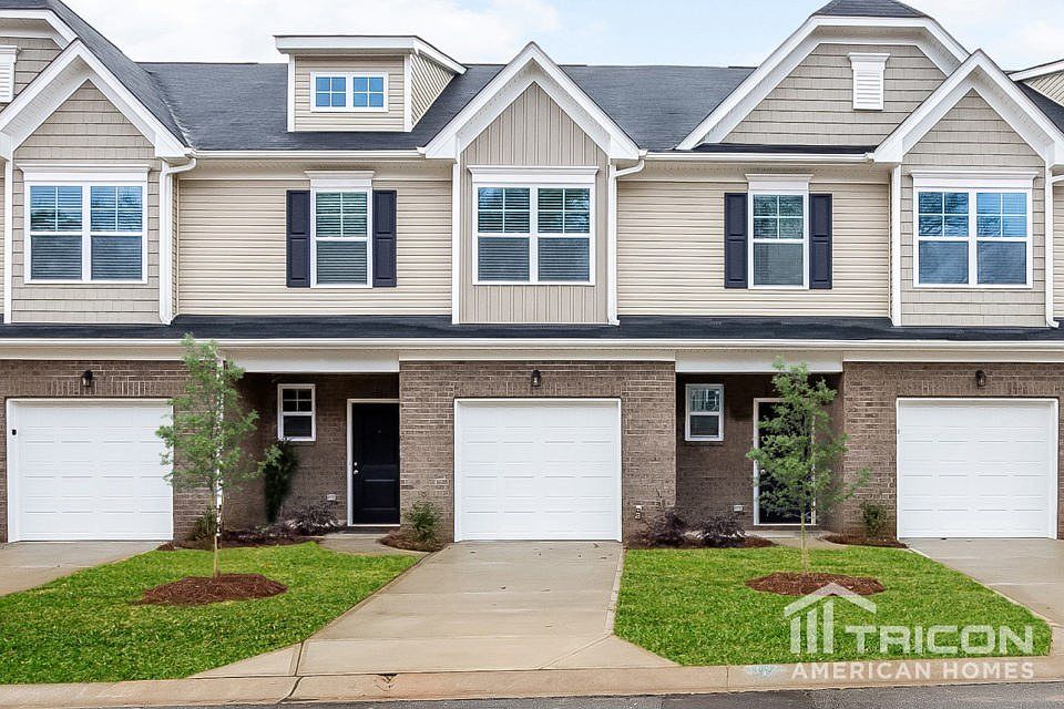 1st image of 2067 Aragon Ln