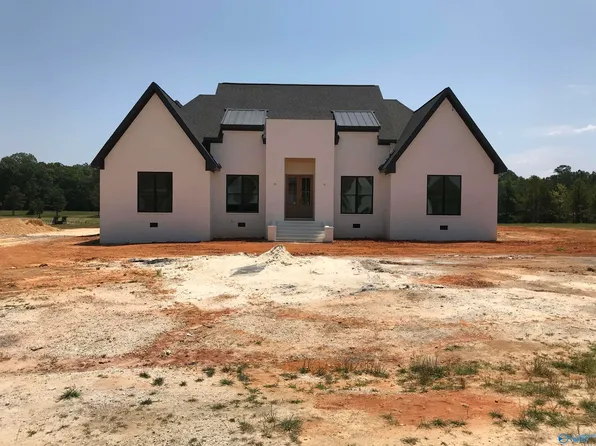75 Pebble Ln, Gadsden, AL 35901