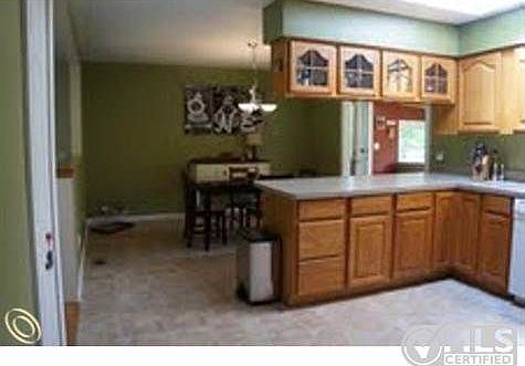 White Lake 12359 Kitchen.jpg