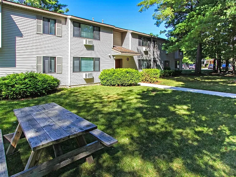 Fairwood — Photo 19