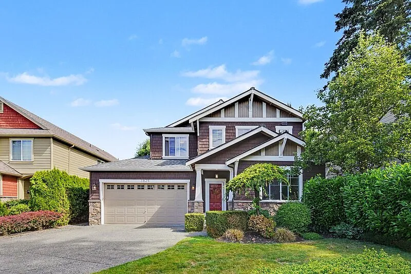 4 bed, 2.5 bath, 3153 sqft, $4,200 — Photo 2