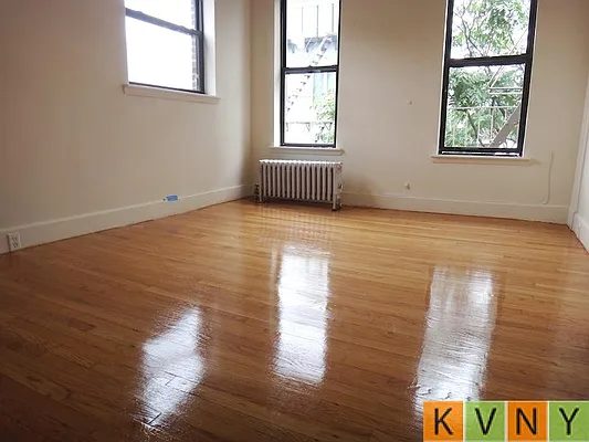 Rented by KVNY Soho | media 23