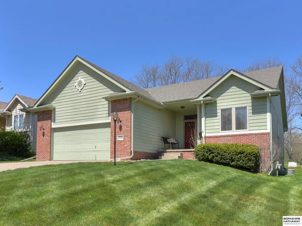 10308 Brentwood Dr, La Vista, NE 68128
