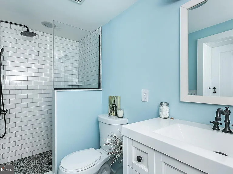 719 S Montford Ave — Photo 42