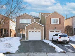 4334 Lee Dr, Mississauga, ON L4W 4A8
