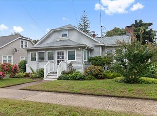 32 Tuttle Pl, East Haven, CT 06512