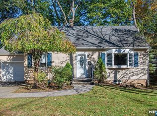 96 Roosevelt Blvd, Oakland, NJ 07436