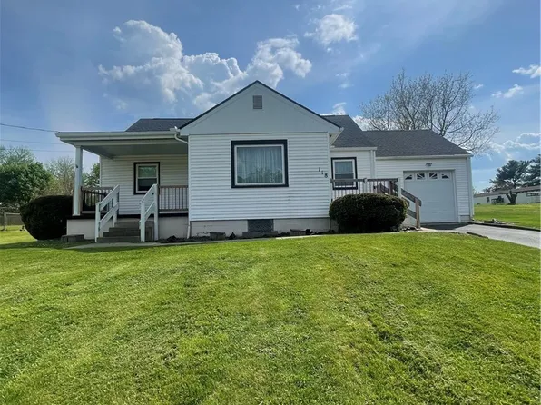 118 1st St, Follansbee, WV 26037