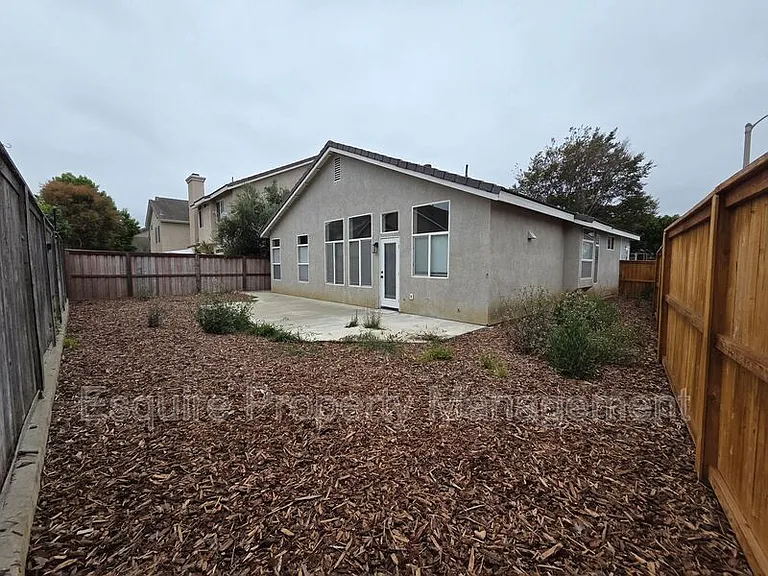 4888 Ellington St — Photo 23