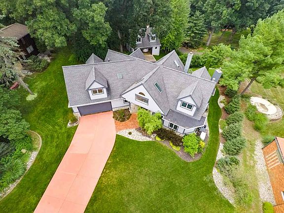 2nd image of 1920 Glen Dr