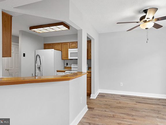 5th image of 2258 N Tollgate Cir