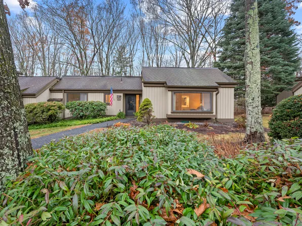 995 Heritage Village #B, Southbury, CT 06488