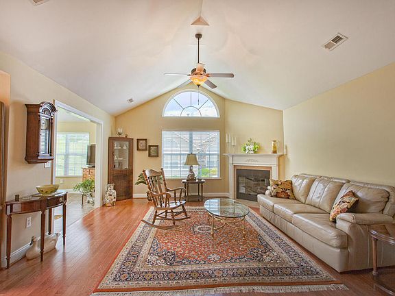 4th image of 5464 Orchard Villas Cir