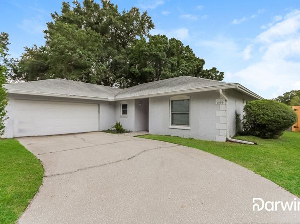 1353 Edgewater Ct