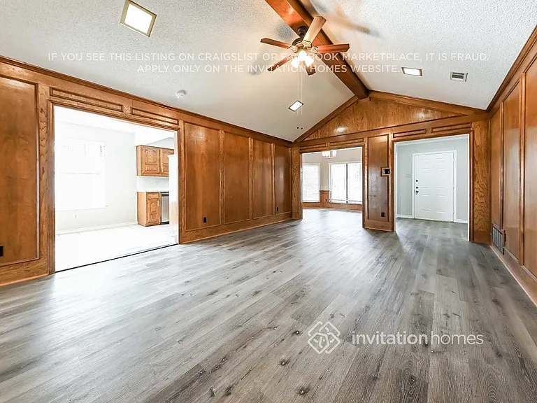 1806 Seabrook Dr — Photo 3