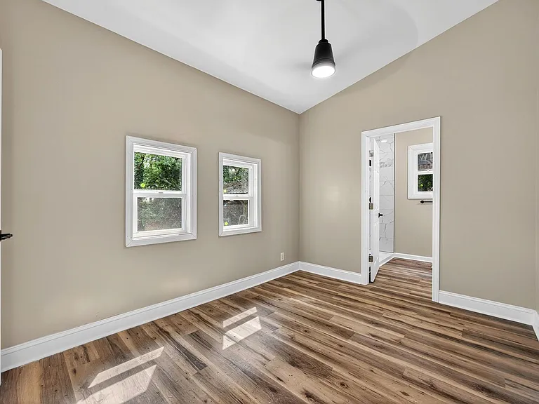 2218 Holt Dr — Photo 22