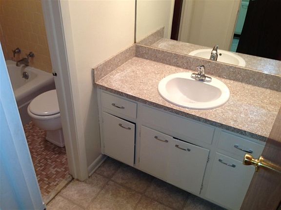 5th image of 608 W Lafayette St APT 10
