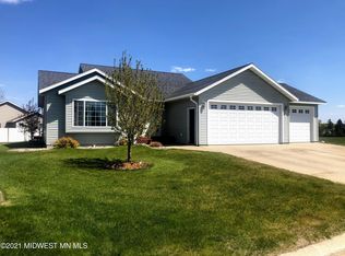 1006 12th Dr NW, Perham, MN 56573