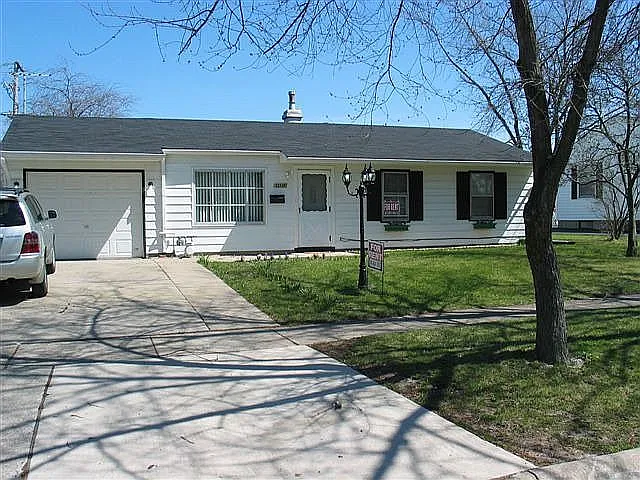 22323 Merrill Ave photo 1