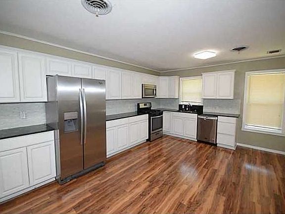 4th image of 201 Dolby St