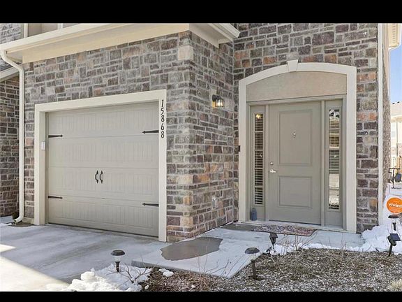 3rd image of 15868 Valleyview Dr #15868