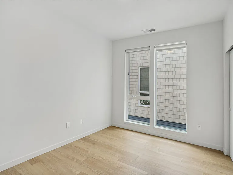 Ellis Apartments — Photo 43