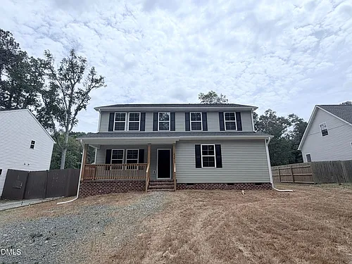 824 Roane St Photo 1