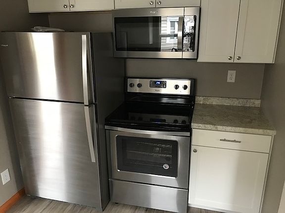 4th image of 323 E 28th St