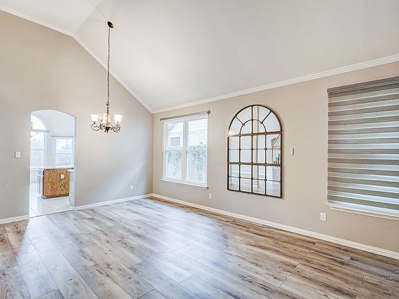 5th image of 8813 Lochgreen Ln