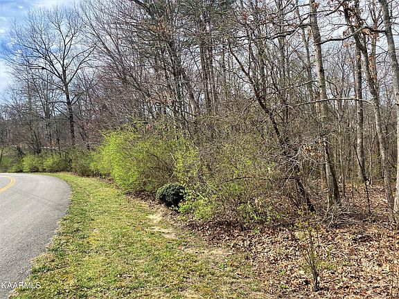 3rd image of Golf Club Ln