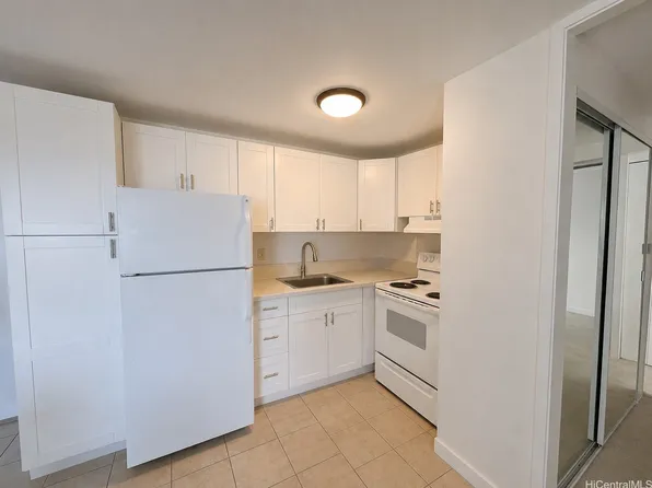 2888 Ala Ilima St APT 2705, Honolulu, HI 96818