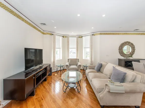 239 Desoto Place image 18 of 23